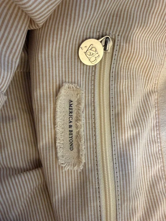 Medium Cream Geometric Embroidered Tote with Black & Gold Trim - Picture 7 of 7